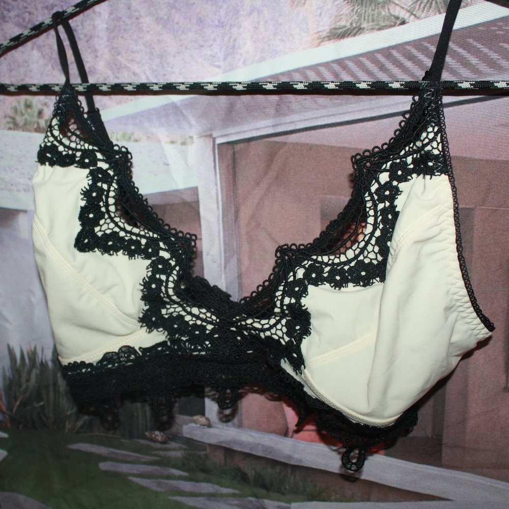 Free People Lace Applique Bralette 🌵
